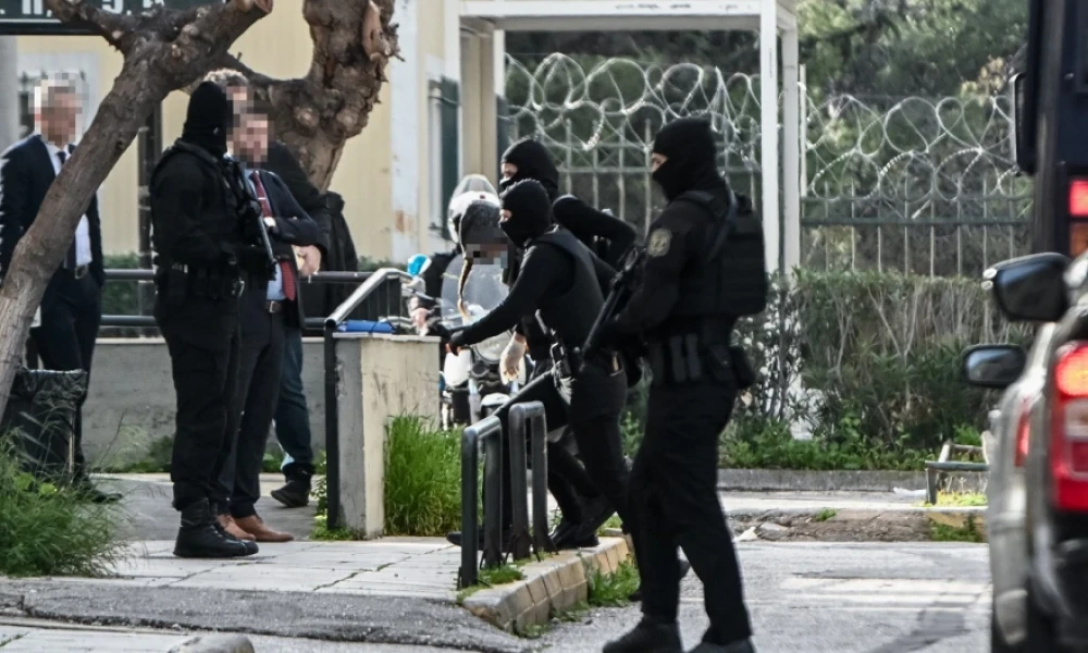 Αντιτρομοκρατική: Τώρα στα δικαστήρια για την απολογία τους οι 10 συλληφθέντες για την «Σύμπραξη Εκδίκησης» (Εικόνες)